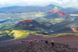 Etna: wędrówka na 3000 m z kolejką linową i 4x4