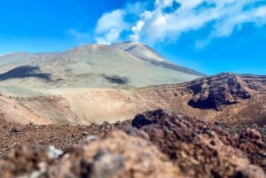 Etna: wędrówka na 3000 m z kolejką linową i 4x4