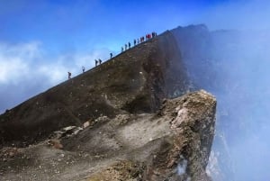 Etna: wędrówka na 3000 m z kolejką linową i 4x4