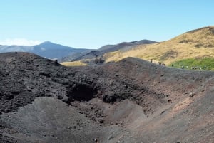 Monte Etna: caminhada até as crateras da erupção de 2002