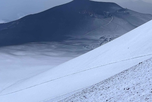 Etna med upphämtning och avlämning från Catania: 3000 meter med linbana och jeep