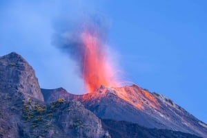 ストロンボリ：活火山での夕日のトレッキングツアー