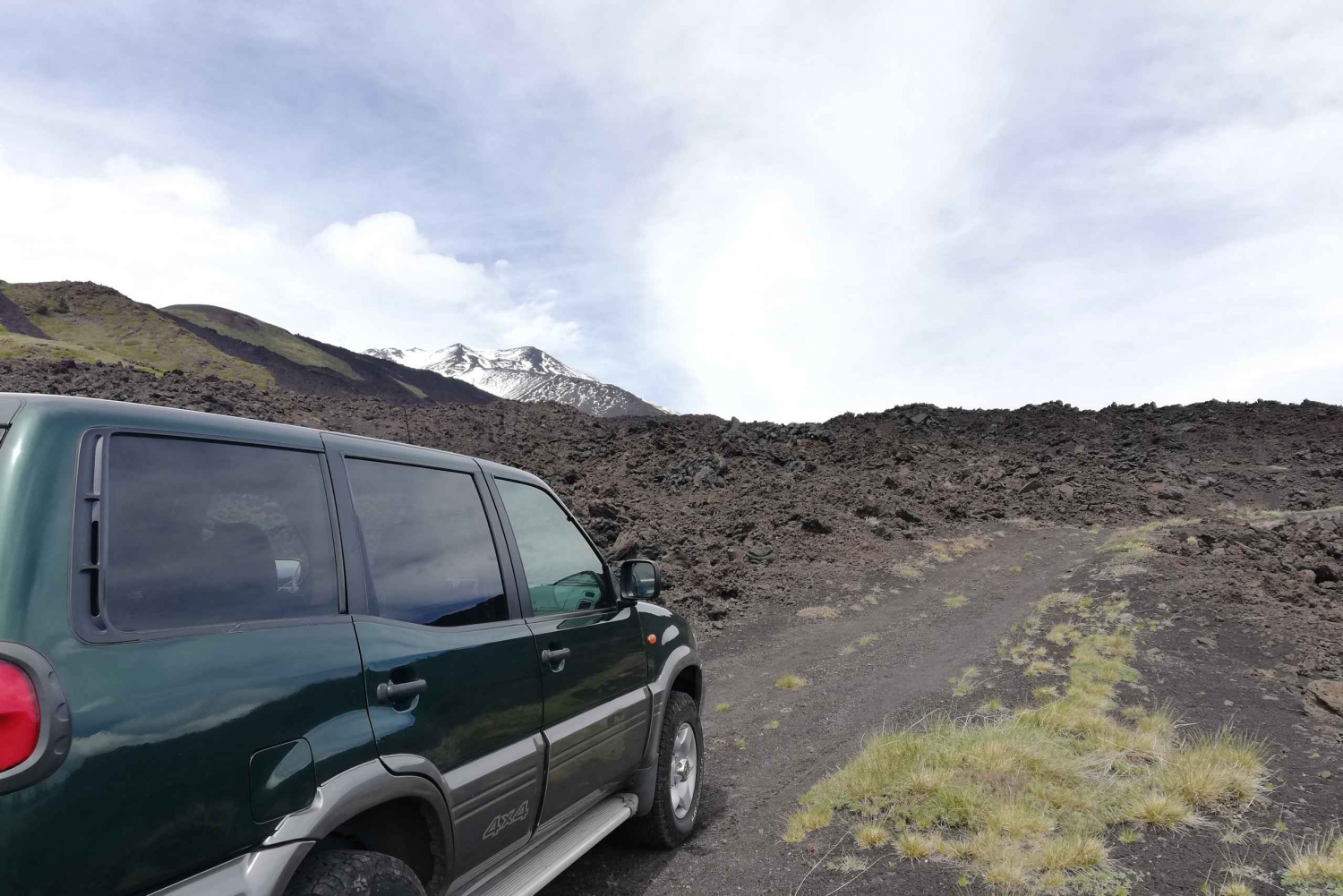 Mt. Etna: Private Tour in 4x4 from Taormina