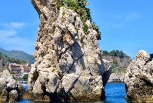 ナクソス島シュノーケリングとプロセッコ付きタオルミーナ・ボートツアー