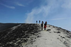 Nicolosi:Etna Central Crater Trekking Tour cable car & jeep
