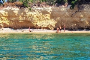 オグニーナ海岸：地元のスキッパーと行く少人数ボートツアー