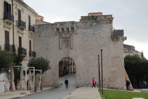 Ortigia: Tuk-Tuk-Tour, historische Gassen, Mythologie und Panoramen