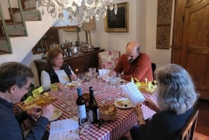 Palermo: tour di 2 ore di degustazione di formaggi e vini siciliani