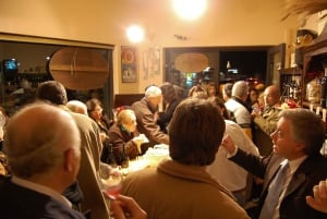 Palermo: tour di 2 ore di degustazione di formaggi e vini siciliani