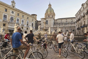 Palermo: Tour guiado de bicicleta com degustação de comida de rua