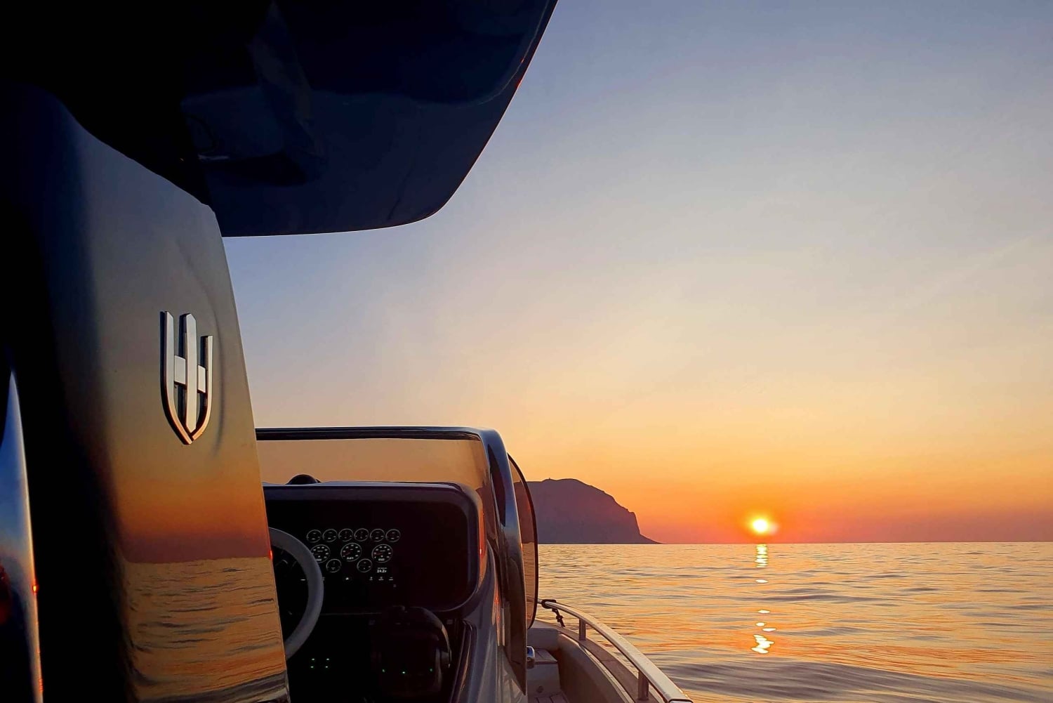 Palermo: Classy Boat Tour with Drinks and Snorkeling