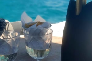 Palermo: Classy Boat Tour with Drinks and Snorkeling