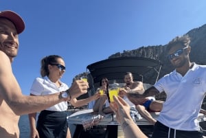 Palermo: Excursão diária de catamarã com almoço e snorkeling incluídos