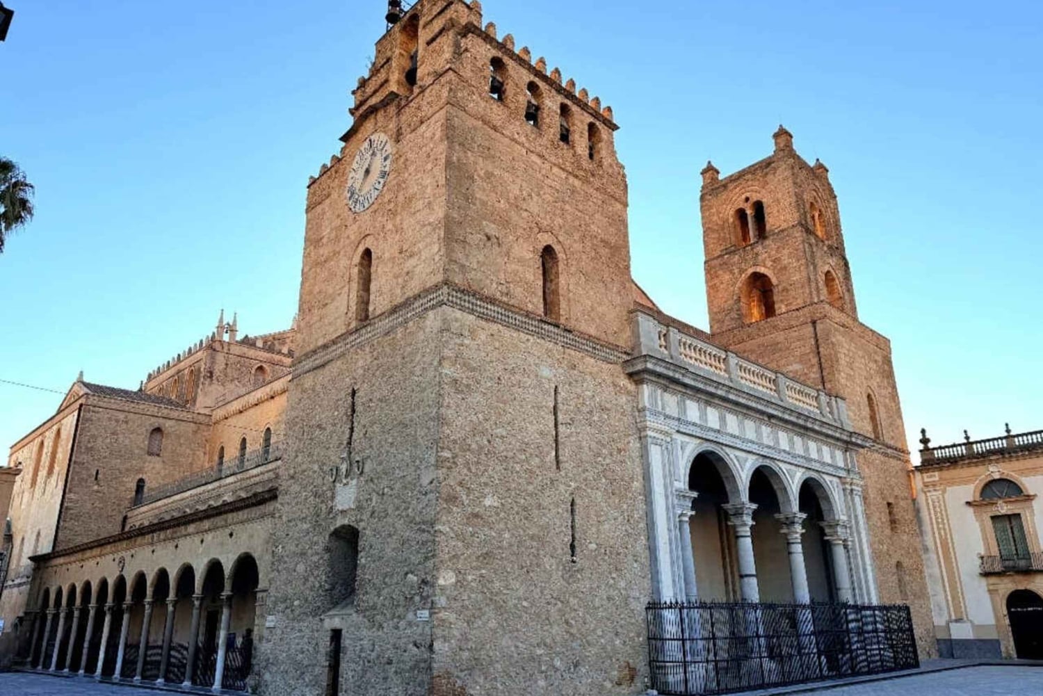 Palermo: Monreale, Catacombe e Mondello con cibo