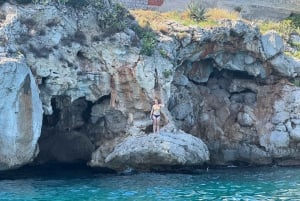 Palermo: Mondello & Isola delle Femmine båttur med dryck