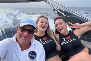 Palermo: Mondello & Isola delle Femmine båttur med dryck