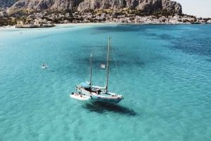 Palermo : Sailing boat day tour in the Gulf of Palermo
