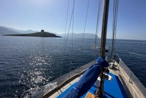 Palermo : Sailing boat day tour in the Gulf of Palermo