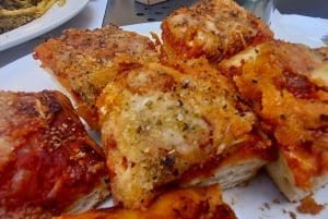 Tour gastronomico di Palermo: Piccolo gruppo con un locale