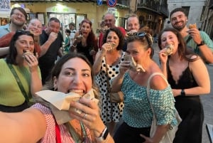 Palermo: tour gastronómico nocturno en grupo reducido