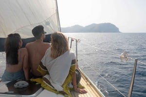 Palermo: Sunset Sailboat Trip with Aperitif