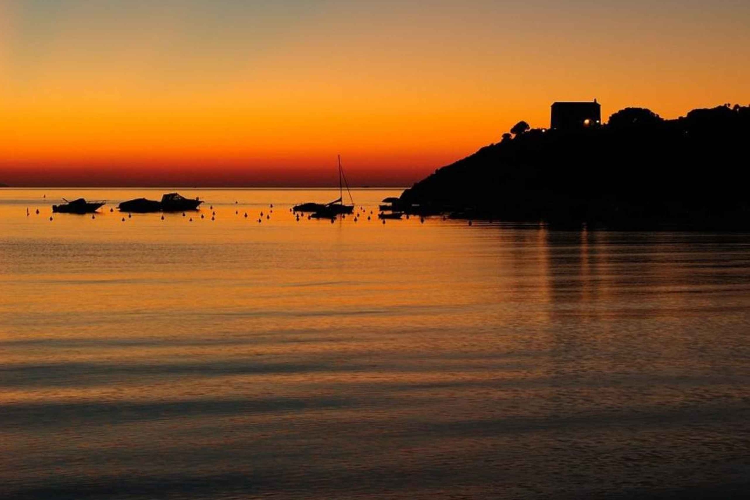 Palermo: Solnedgång med middag ombord på en lyxig båt