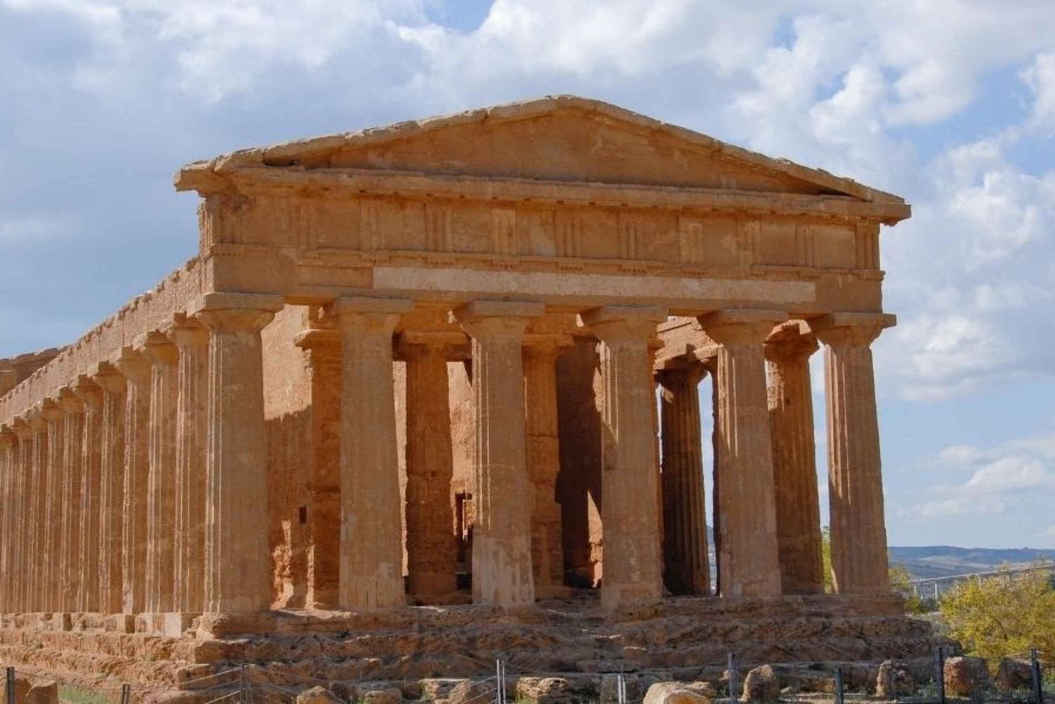 Palermo to Syracuse: Transfer & Agrigento Tour & lunch