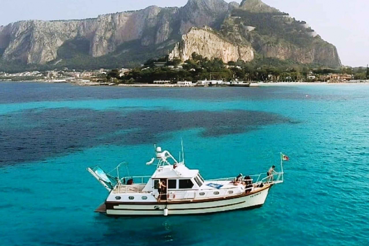Palermo: tour in luxury yacht with bbq and drinks