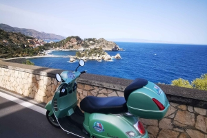 Passeio panorâmico de Vespa por Taormina, Castelmola e locais da série White Lotus
