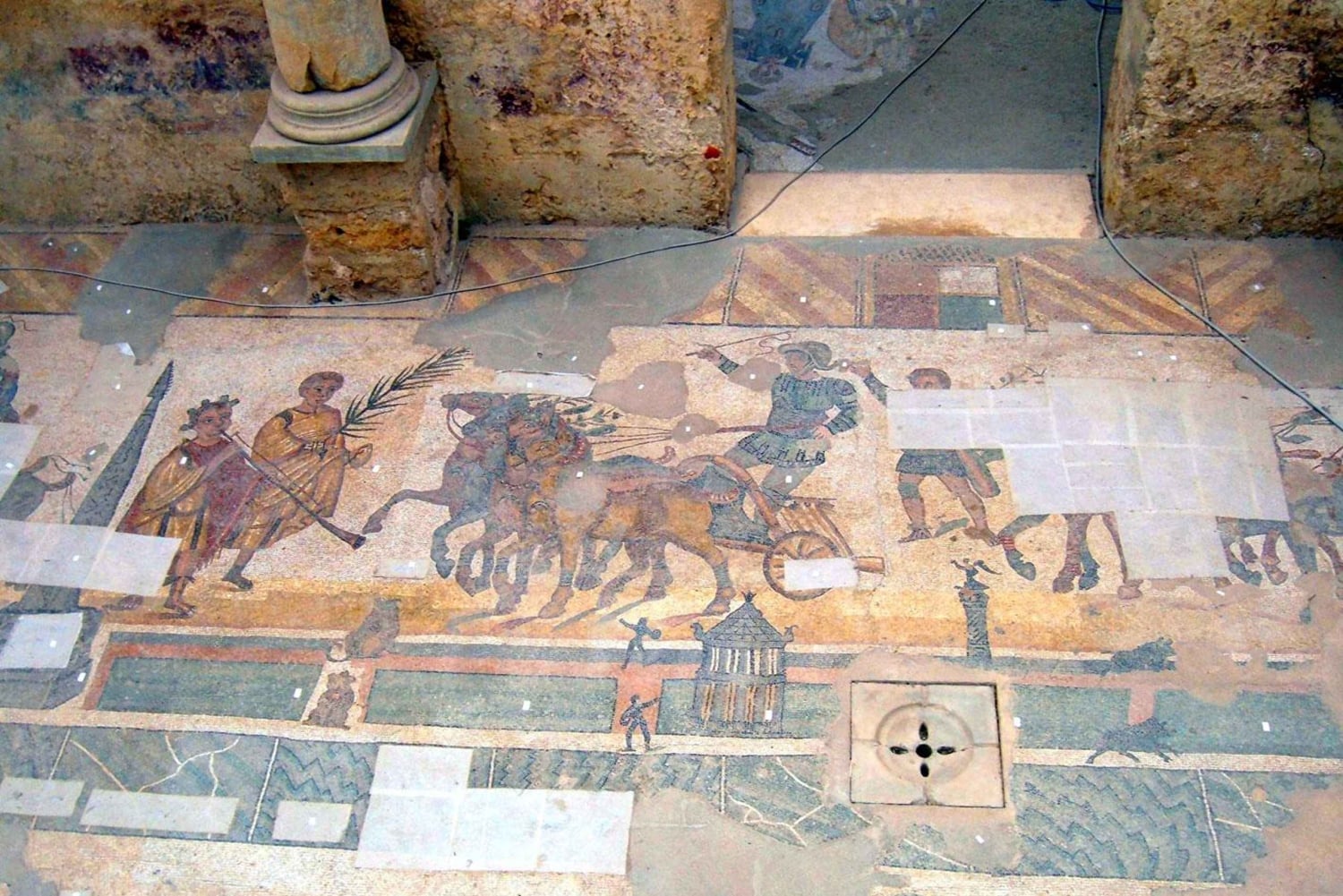 ピアッツァ アルメリーナ：ローマ時代のヴィラ デル カサーレのモザイク ツアー