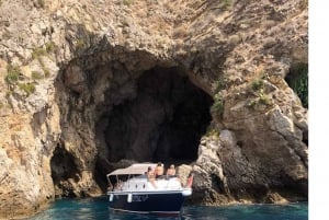 Passeio de barco particular Isola Bella Taormina Giardini Naxos