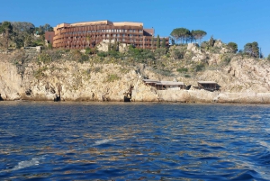 Yksityinen venekierros Isola Bella Taormina Giardini Naxos