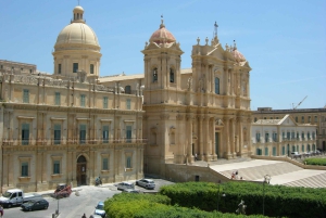 Tour privato di Noto con una guida locale