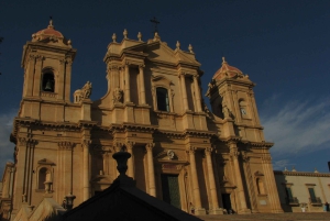 Tour privato di Noto con una guida locale