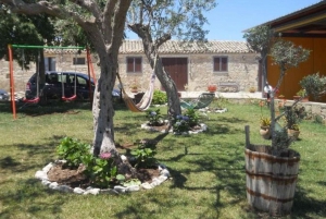 Ragusa: Ricotta Making Expereince at a Farm with Dinner