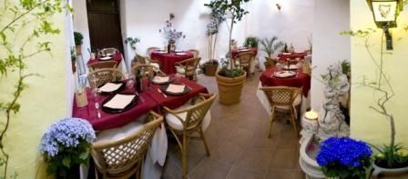 Ristorante Le Chat Noir In Sicily My Guide Sicily