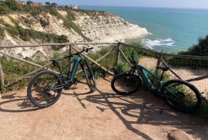 Scala Dei Turchi: E-BIKE TOUR Praias escondidas, mar, relaxamento [+SNORKELING ]