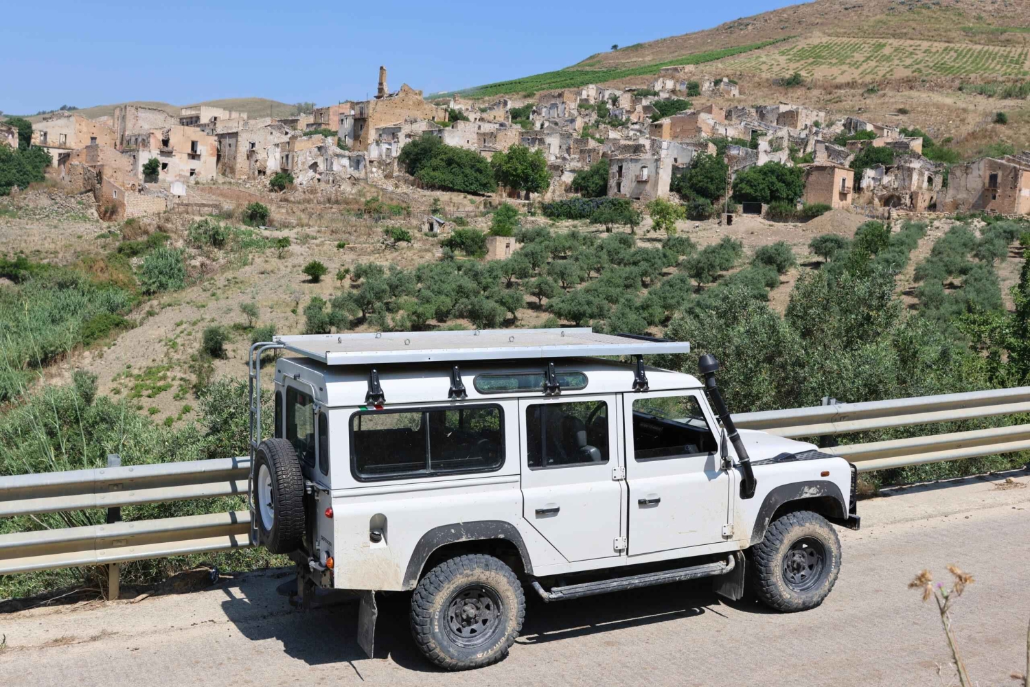 Sciacca: Tour Off Road 4x4 a Poggioreale e Cretto di Burri