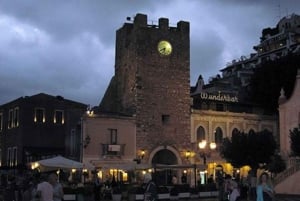 Taormine secrète : visite nocturne privée de légendes, de mythes et de dégustations