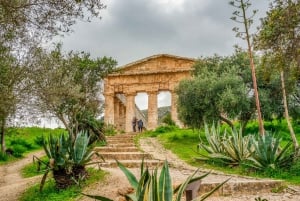 Excursie van een hele dag vanuit Palermo naar Segesta, Erice en zoutpannen