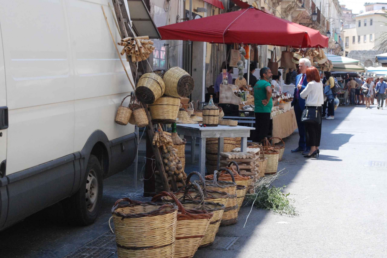 Siciliansk gademadstur og vinsmagning i Siracusa
