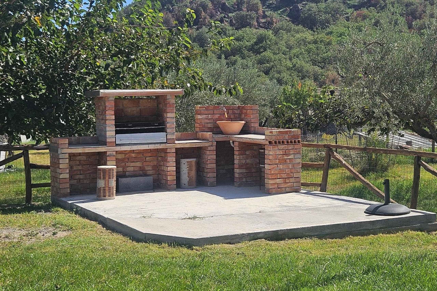 エトナ村巡り:リコッタ&ワイン試飲付きランチ