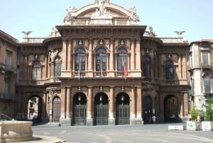 Catania: Ursino Castle and Bellini Theater Private Tour