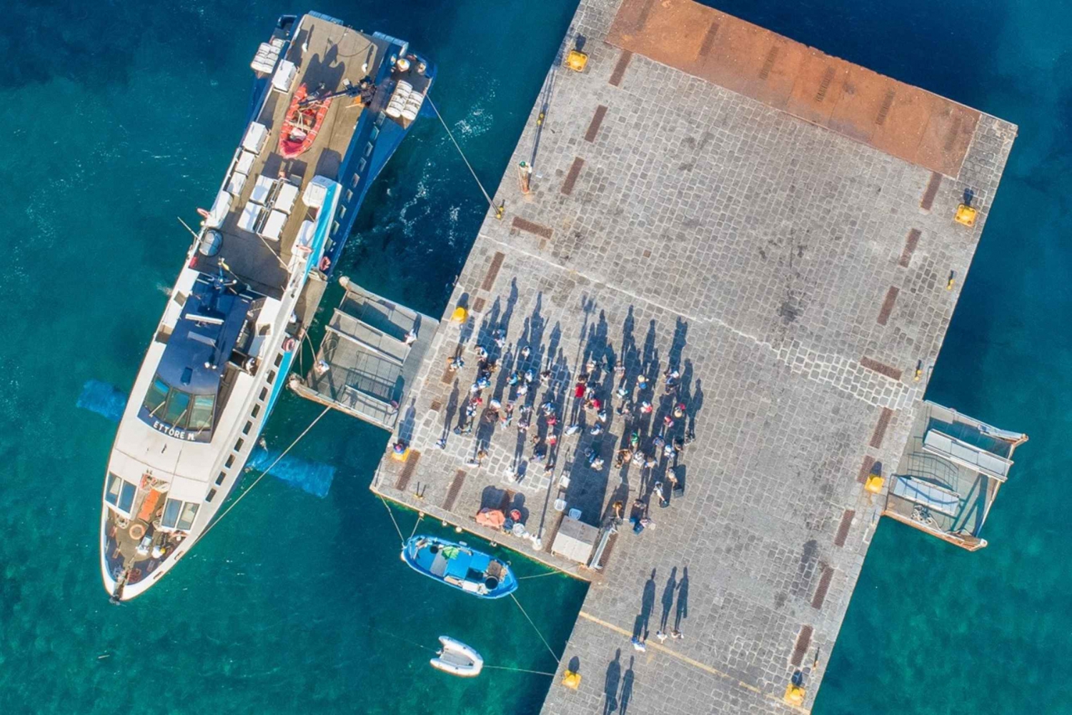 Isole della Sicilia: Biglietto per il traghetto tra Palermo e Ustica