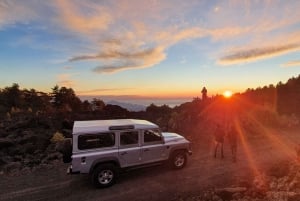 Sicilia: Etna 4x4 jeep-tur med lavagrotter og skoger