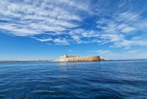 Siracusa: Ortigia & Sea Caves Speedboat Tour with Swim Stop