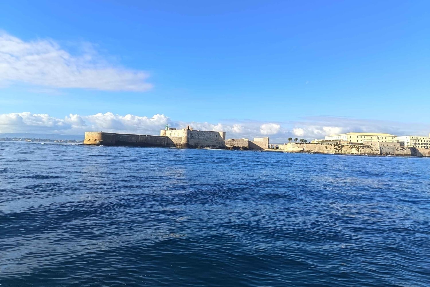 Syracuse : sortie en bateau de Noël avec « spumante et pandoro »