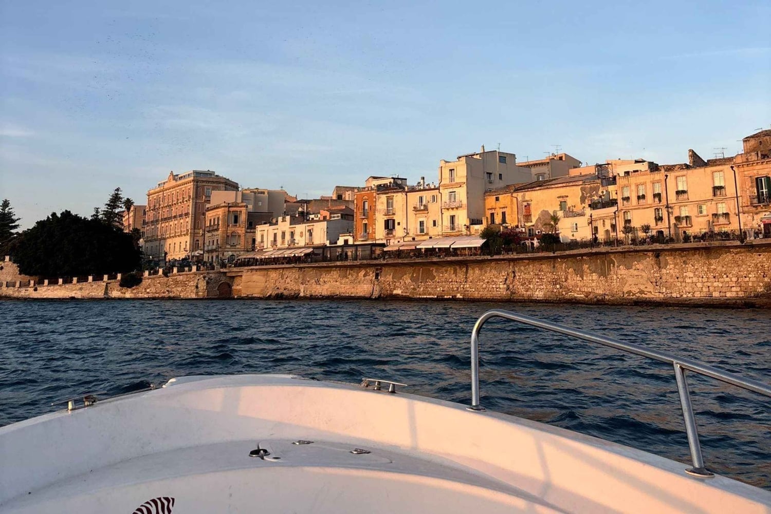 Syracuse : sortie en bateau de Noël avec « spumante et pandoro »