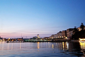 Siracusa: Prova de vinhos em barco com visita guiada e comida gourmet