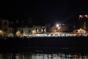 Siracusa: Prova de vinhos em barco com visita guiada e comida gourmet